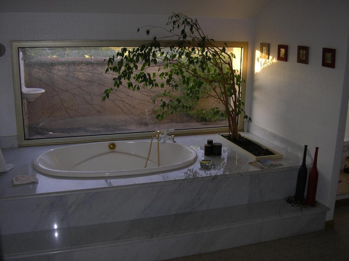 Purani Apartment Jonquieres  Luaran gambar